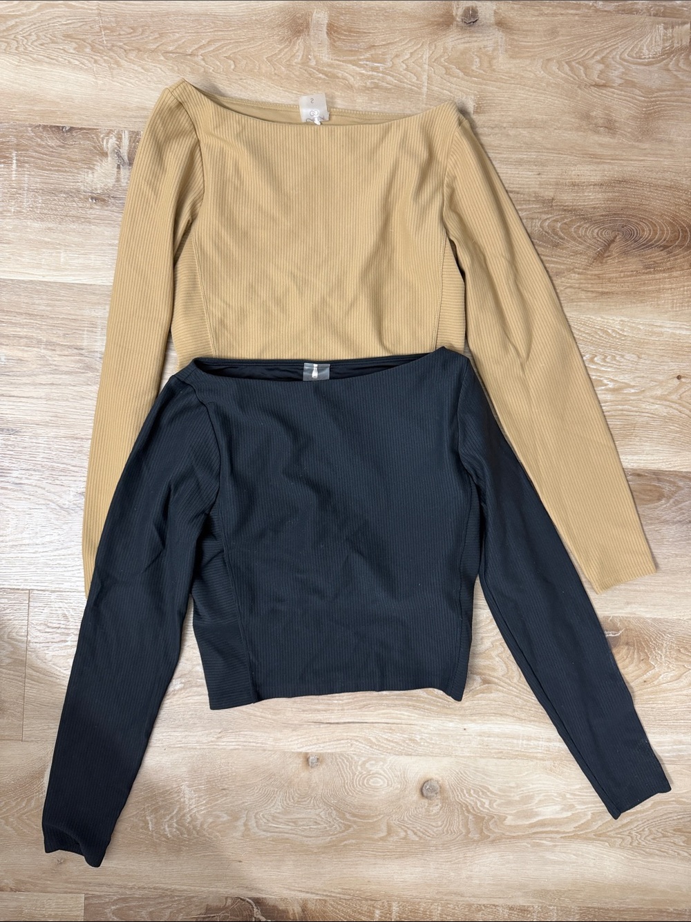 CALIA by Carrie Underwood Ribbed Long-Sleeve Boatneck Top — Black & Camel